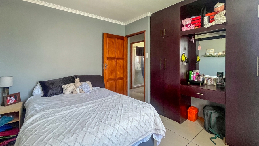 To Let 3 Bedroom Property for Rent in Country Club Western Cape